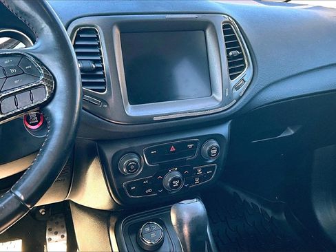 Used 2018 Jeep Compass Trailhawk image 6