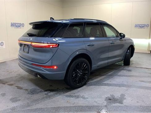 Used 2025 Lincoln Corsair Reserve w/ Equipment Group 202A image 3