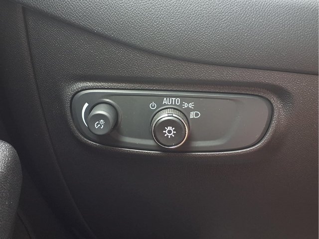 Certified 2024 Chevrolet Equinox LT FWD image 11