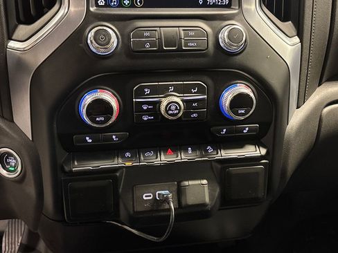 Used 2020 GMC Sierra 1500 SLE w/ SLE Value Package image 37