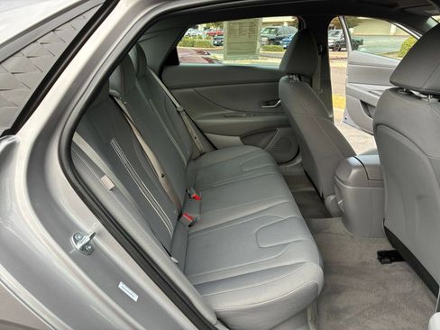 Used 2026 Hyundai Elantra Hybrid FWD image 24