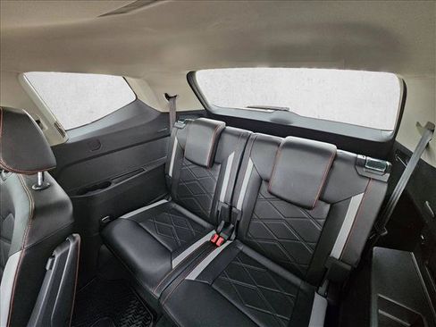 Used 2024 Volkswagen Atlas Peak Edition SEL AWD/4WD image 17