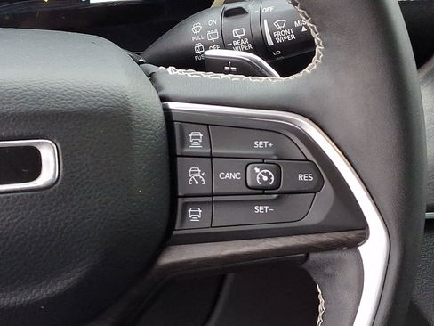 Used 2023 Jeep Grand Cherokee L Limited image 25