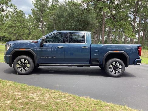 New 2026 GMC Sierra 2500 Denali w/ Denali Reserve Package AWD/4WD image 2