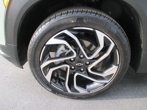 Used 2024 Chevrolet TrailBlazer RS w/ Driver Confidence Package AWD/4WD image 9