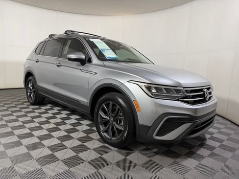 Used 2022 Volkswagen Tiguan SE FWD image 6