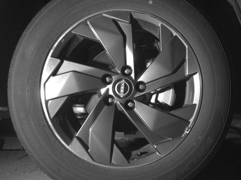 Used 2025 Nissan Rogue SV FWD image 13