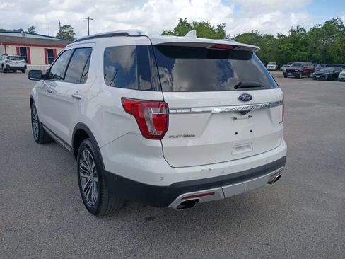 Used 2017 Ford Explorer Platinum image 3