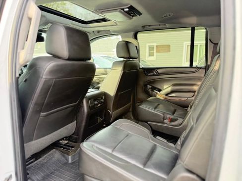 Used 2016 Chevrolet Suburban LT image 12