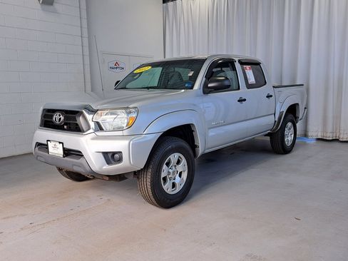 Used 2012 Toyota Tacoma PreRunner w/ SR5 Pkg image 2