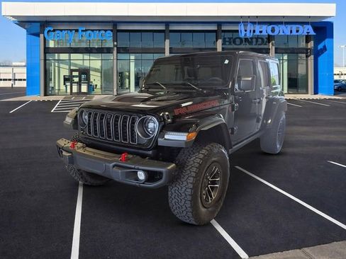 Used 2025 Jeep Wrangler Unlimited Rubicon AWD/4WD image 4