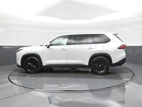 Used 2024 Toyota Grand Highlander AWD image 4