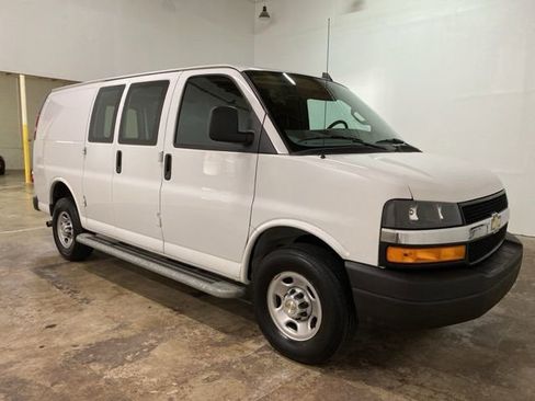 Used 2023 Chevrolet Express 2500 w/ Driver Convenience Package image 7