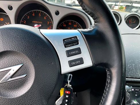 Used 2008 Nissan 350Z Touring RWD image 21