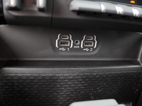 Used 2023 RAM 1500 Laramie AWD/4WD image 29