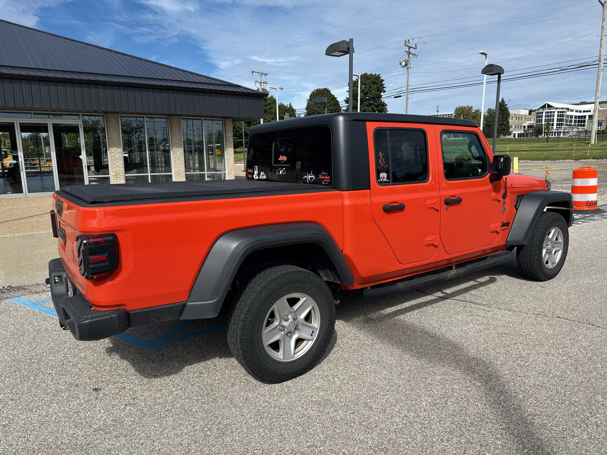 Used 2020 Jeep Gladiator Sport w/ Quick Order Package 24S AWD/4WD image 5