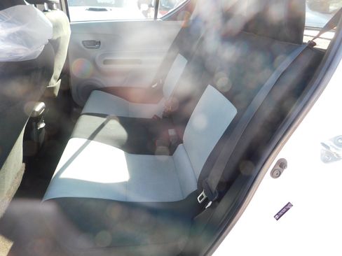 Used 2014 Toyota Prius C One image 15