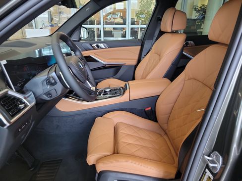 New 2026 BMW X5 xDrive50e AWD/4WD image 4