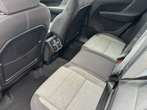 Certified 2025 Volvo XC40 B5 Core image 5