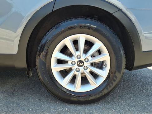 Used 2020 Kia Sorento LX w/ LX I4 Convenience Package FWD image 23