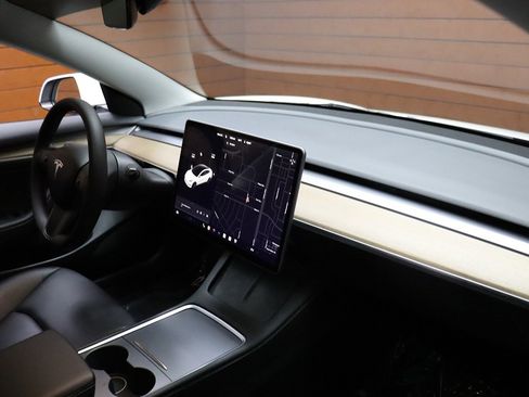 Used 2021 Tesla Model 3 Standard Range Plus RWD image 49