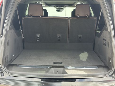 Certified 2023 Cadillac Escalade ESV V AWD/4WD image 9