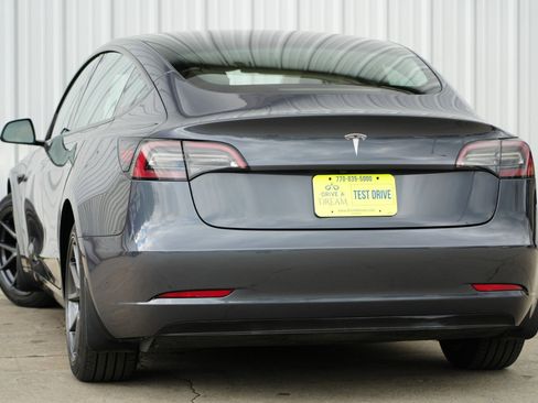 Used 2023 Tesla Model 3 Standard Range image 6