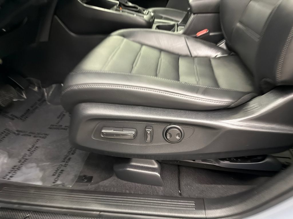 Used 2023 Honda CR-V EX-L image 10