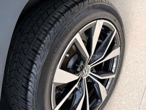 Used 2024 Volkswagen Atlas SEL Premium R-Line AWD/4WD image 11