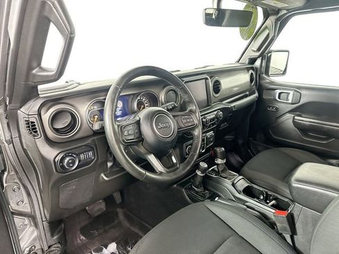 Used 2022 Jeep Gladiator Sport AWD/4WD image 10