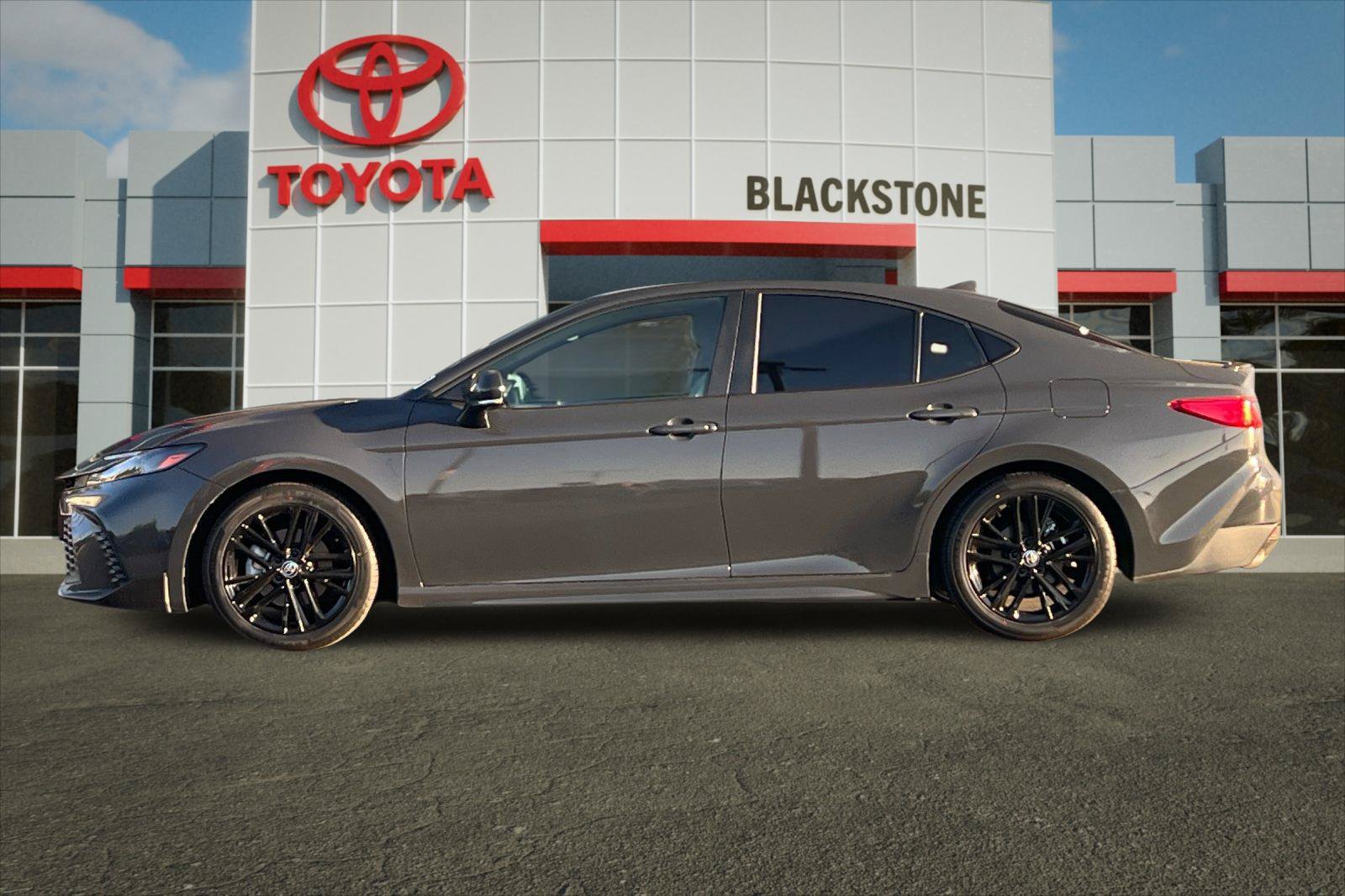 Certified 2025 Toyota Camry SE FWD image 6