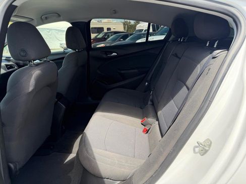 Used 2019 Chevrolet Cruze LT w/ Convenience Package FWD image 38