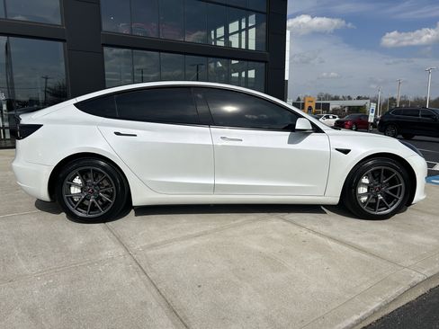 Used 2022 Tesla Model 3 Long Range image 8