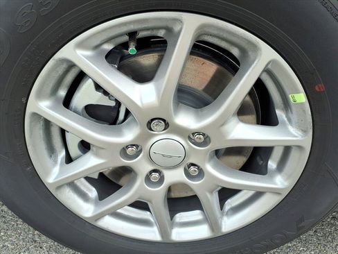 New 2027 Chrysler Pacifica LX FWD image 11