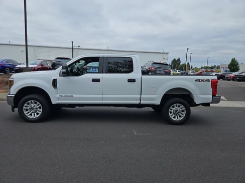 Used 2018 Ford F250 XLT AWD/4WD image 2