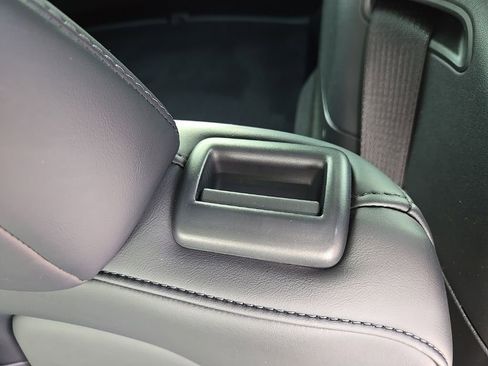 Used 2021 Tesla Model Y Long Range image 39