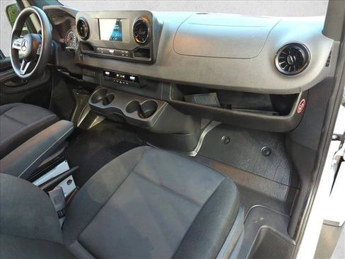 Used 2023 Mercedes-Benz Sprinter 2500 image 21