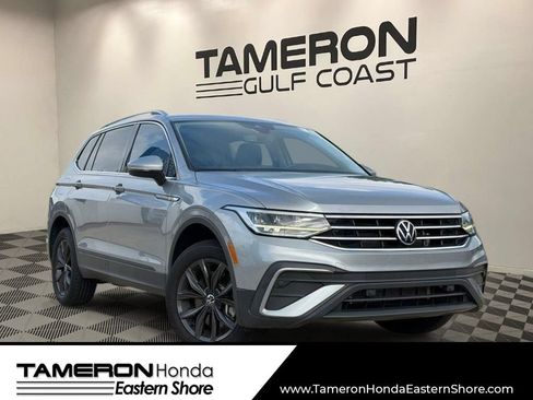 Used 2023 Volkswagen Tiguan SE FWD image 1