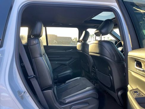 Used 2024 Jeep Grand Cherokee L Altitude RWD image 15