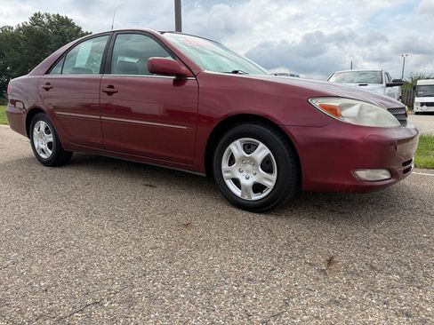 Used 2003 Toyota Camry XLE w/ Gold Pkg FWD image 1