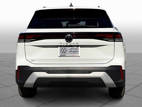 New 2026 Volkswagen Tiguan SE image 4