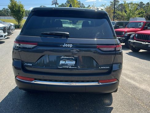 New 2025 Jeep Grand Cherokee Laredo w/ MOPAR Finishing Package image 9
