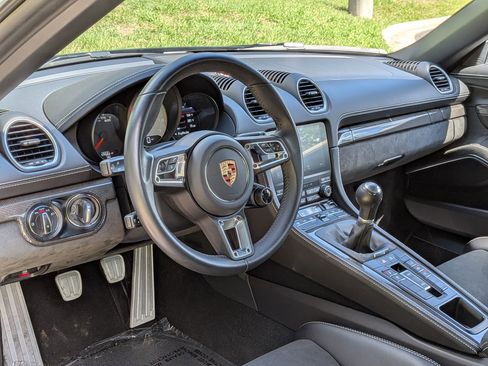 Certified 2024 Porsche 718 Boxster GTS w/ GTS Interior Package RWD image 4