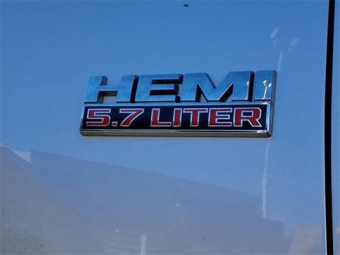 Used 2016 RAM 1500 Classic SLT image 7