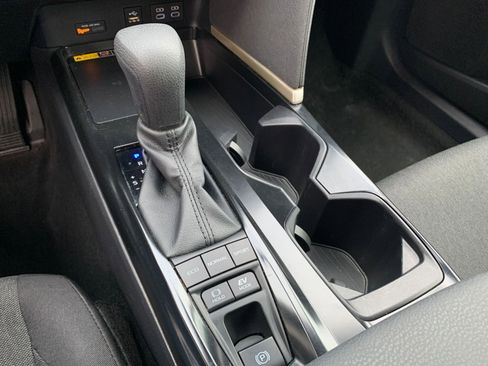 Used 2025 Toyota Camry LE image 40