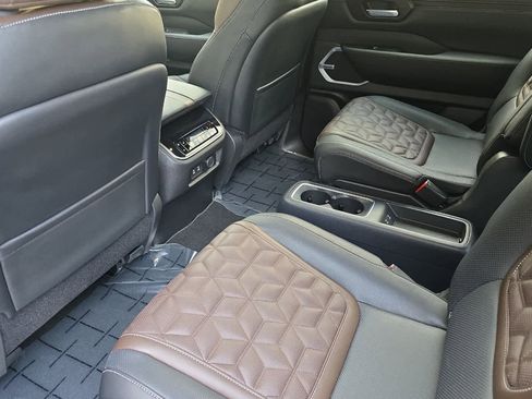 New 2025 Nissan Armada Platinum w/ Convenience Package image 4