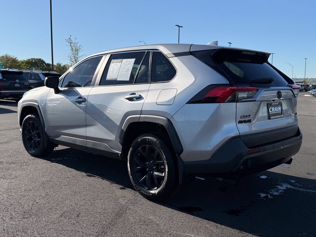 Used 2024 Toyota RAV4 LE FWD image 8