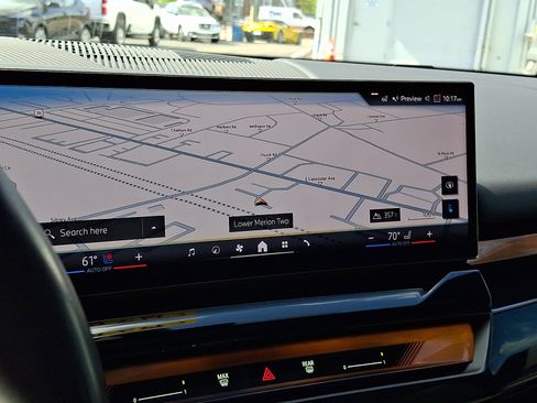 Used 2025 BMW i5 xDrive40 w/ Premium Package image 18