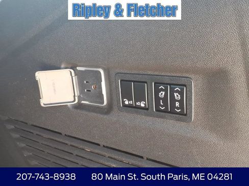 Used 2021 GMC Yukon XL AT4 w/ AT4 Premium Plus Package AWD/4WD image 12