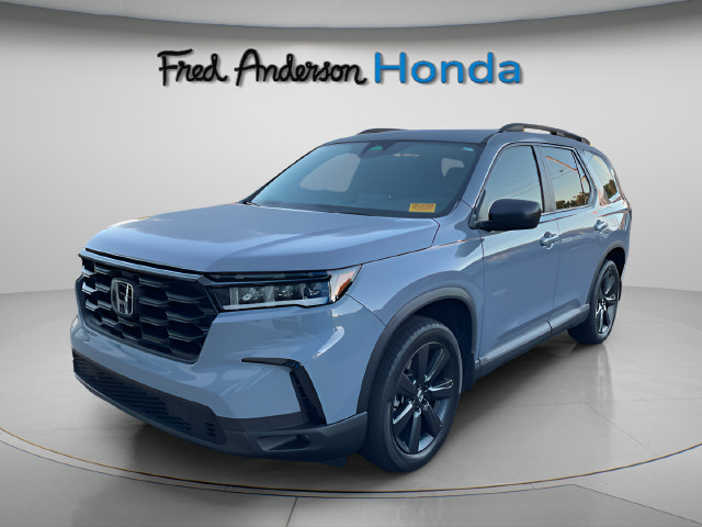 Used 2025 Honda Pilot Sport image 3